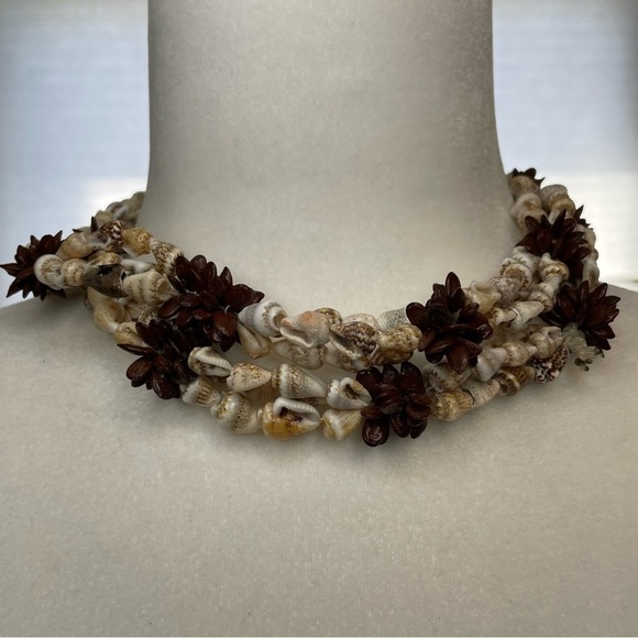 Shell and Seed Necklace Continuous Design No Clasp - Picture 9 of 10
